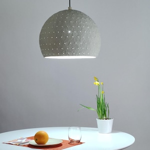 Lampada a sospensione, lampada sostenibile fatta a mano, lampada in cartapesta, lampada da soffitto wabi-sabi, lampada fatta a mano, arredamento per la casa