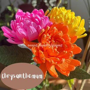 Bouquet di fiori di crisantemo in carta crespa