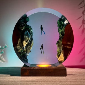 Diver Cave Ocean Resin Lamp – Handmade LED Round Underwater Scene | Custom Sea Gift, Deep Sea Night Light for Dad or Him