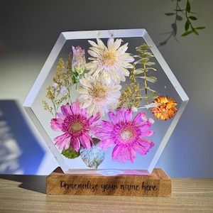 Colorful Resin Flower Lamp with LED Light – Personalized Hexagon Night Light – Dried Flower Gift for Her, Bedroom Decor