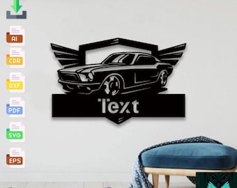 Puede incluir: Arte de pared de metal negro con la silueta de un coche clásico y la palabra "Text" debajo. El diseño incluye alas estilizadas y es adecuado para la decoración del hogar. La imagen también muestra iconos de tipo de archivo para descargas digitales.