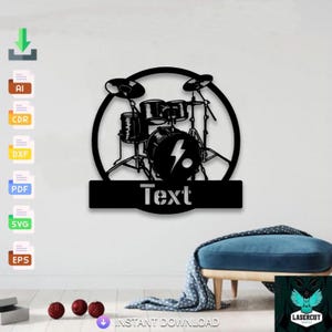 Puede incluir: Arte de pared de batería de metal negro. La batería está dentro de un círculo negro con platillos, tambores y soportes. El bombo tiene un diseño de rayo. La palabra "Text" está debajo.