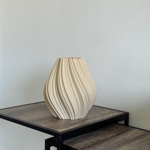 Minimalistische 3D-gedruckte Vase aus PLA in modernem Design – stilvolle Wohnraumdekoration