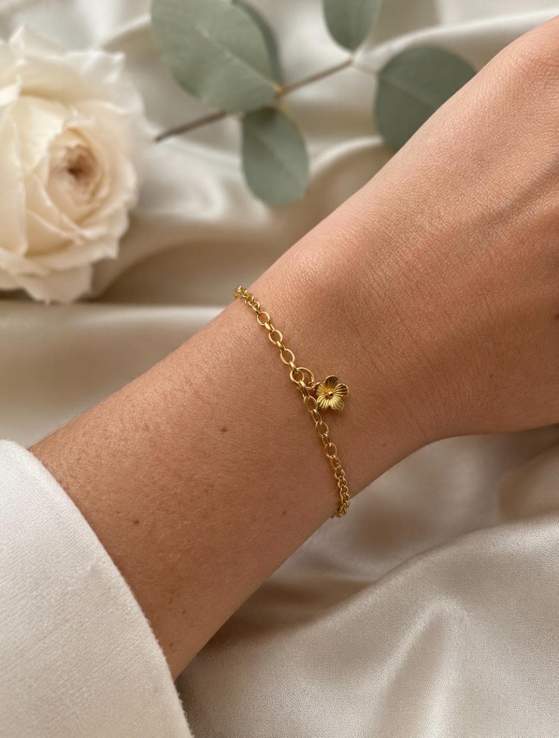 ア*ン様 GUCCI 花柄　フラワー　フローラル　バングル Gucci Flower Bracelet - Etsy