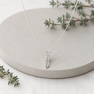 Vivienne westwood necklace safety pin - Etsy 日本