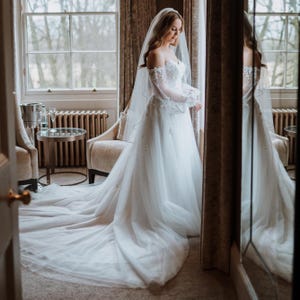 Manches de mariage bohème, manches de mariage amovibles, manches en tulle avec appliques en dentelle.