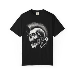 Punk Skull Graphic T-shirt, Edgy Unisex Tee for Music Lovers, Perfect for Concerts, Festivals, Gift for Him or Her