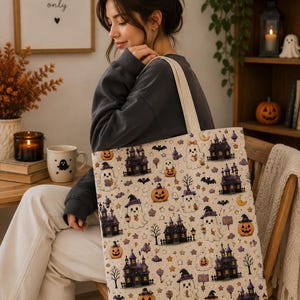 Niedliche Halloween-Tragetasche mit Geistermuster, gruselige Stofftasche mit Geistermotiv, Tasche mit Kürbis-Spukhaus-Print, Kawaii-Tragetasche für Süßes oder Saures, Hexengeschenk