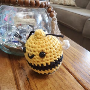 Amigurumi-hommel