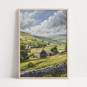 Pode incluir: Uma pintura de paisagem emoldurada retratando um vale rural com casas de pedra, colinas verdes e muros de pedra seca sob um céu azul brilhante cheio de grandes nuvens brancas. A cena captura um ambiente campestre.