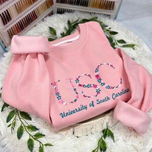 Moletom com capuz ou moletom bordado com letras florais da faculdade, moletom com capuz personalizado com letras gregas da faculdade, moletom com capuz de irmandade, suéter de ensino médio