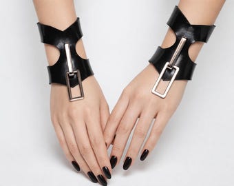 Secura V-Cut Cuff Set