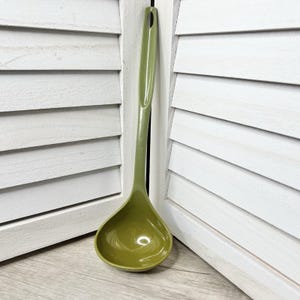 Vintage Foley Avocado Green Plastic Ladle Mid Century Kitchen Utensil USA