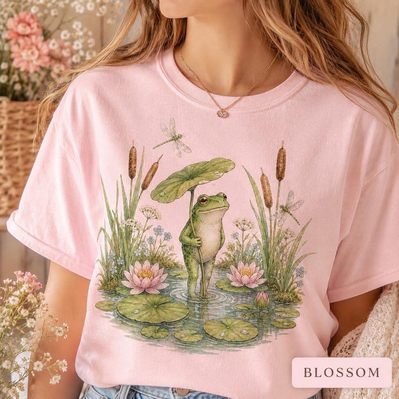 Frosch Shirt Comfort Farben 1717, Cottagecore Frosch T-Shirt, Süßes Seerosenblatt Frosch Shirt, Fairycore Natur Ästhetik T-Shirt, Teich Tier T-Shirt Bild 8