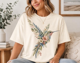 Maglietta Comfort Colors con motivo floreale e colibrì, maglietta con uccelli botanici, maglietta floreale in stile cottagecore, regalo per amanti degli uccelli, maglietta per amanti della natura