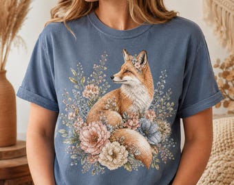 Maglietta con volpe Comfort Colors, maglietta con volpe floreale, t-shirt con volpe in stile cottagecore, maglietta con animali del bosco e motivi botanici, regalo per gli amanti delle volpi