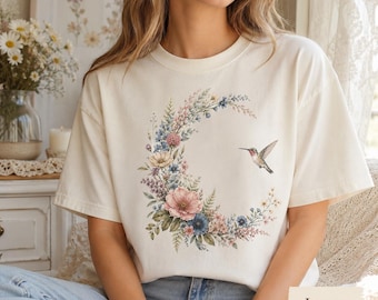 Maglietta con colibrì Comfort Colors, maglietta cottagecore floreale con luna, maglietta con uccelli botanici, regalo per amanti della natura