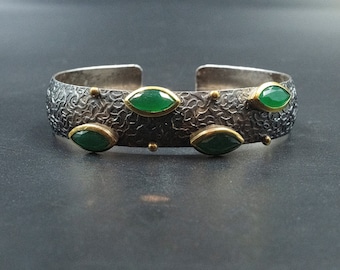 Pulsera tipo brazalete de ónix verde y plata de ley ennegrecida, pulsera de banda con piedra preciosa verde, joyería de ónix.