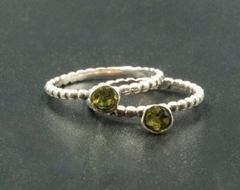 Green Peridot Sterling Silver Dainty Ring, Stacking Minimalist Natural Gemstone Ring, Solitaire Birthstone Ring, Peridot Jewelry