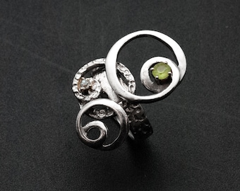 Sterling Silver Peridot & Topaz Ring: Modern Statement Jewelry