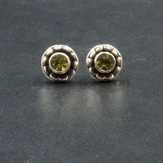 Very Small Cultured Pearl and Faceted Peridot 925 Sterling Silver Pendant