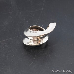 Bold Sterling Silber Twist Ring, Avantgarde Statement breitband Designer Ring, einzigartiger Geschenkring für sie, handgemachter Wickelring Ring Bild 7