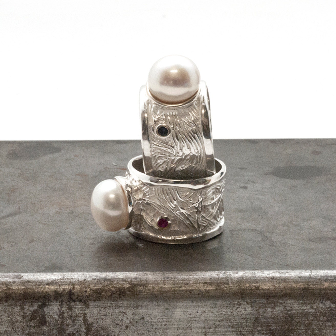Bague En Argent Sertie De Perle De Culture Et Rubis - Très Belle, Neuf Sans Emballage