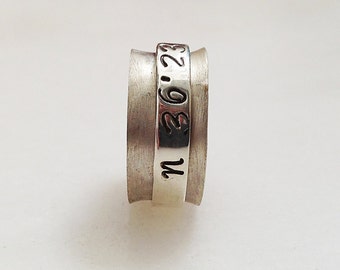 Koordinaten Sterling Silber Breitbandring, Handgestempelte Männer / Frauen-Personalisierte Breite Länge, Paare Spinner Ring
