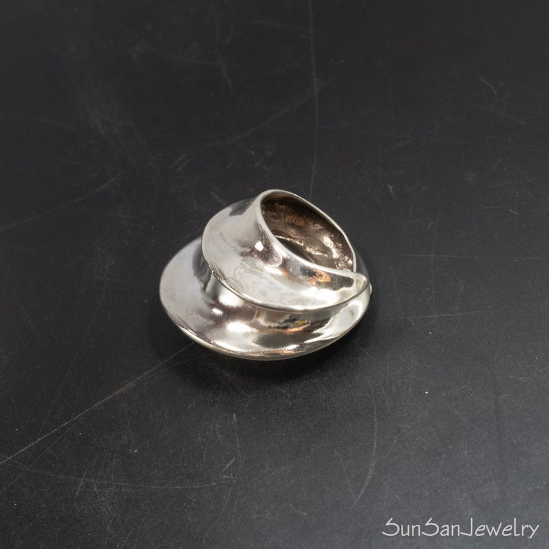 Bold Sterling Silber Twist Ring, Avantgarde Statement breitband Designer Ring, einzigartiger Geschenkring für sie, handgemachter Wickelring Ring Bild 5