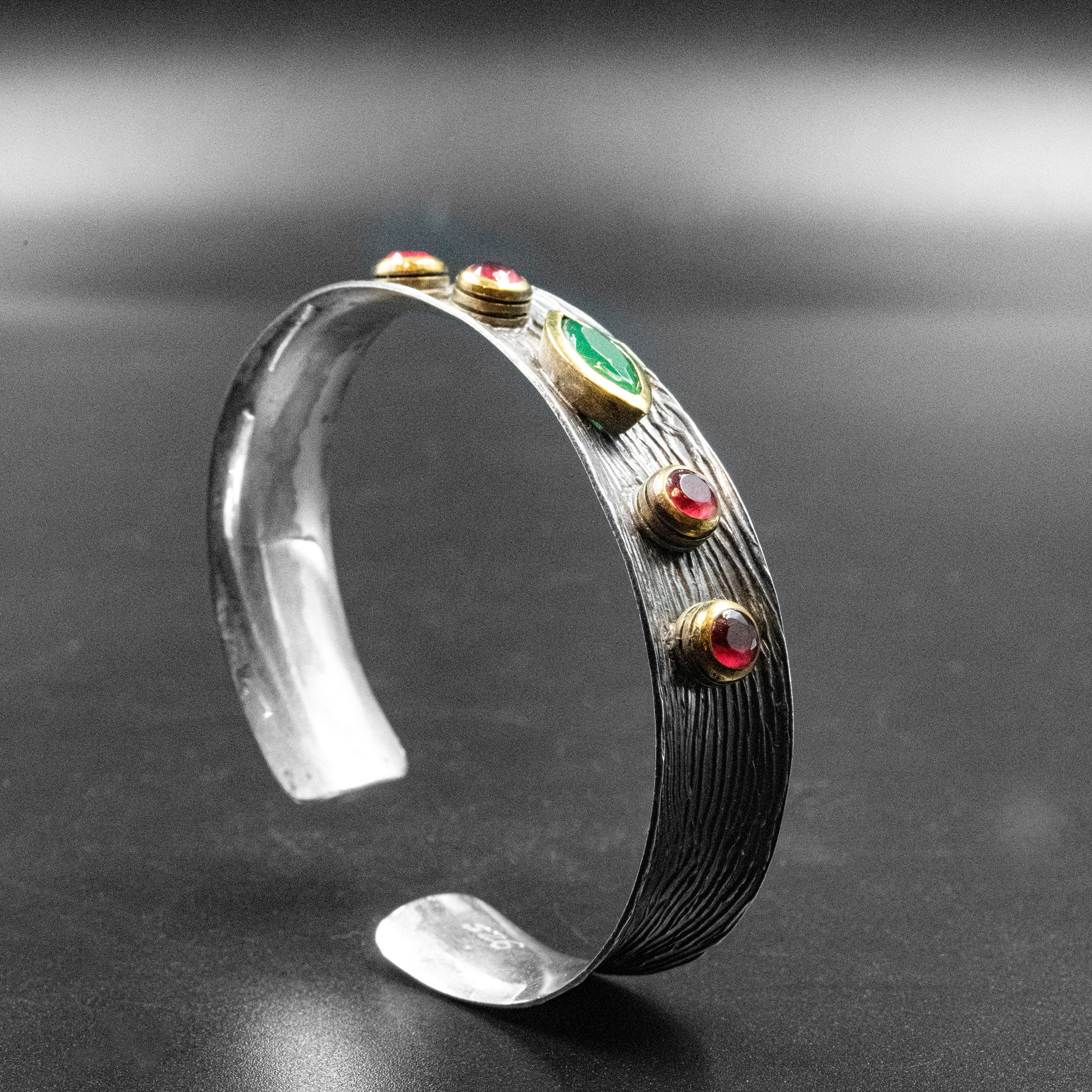 Manchette / Bracelet En Argent 925 Avec Onyx Vert Et Grenats - Fait Main, Vintage - Ajustable