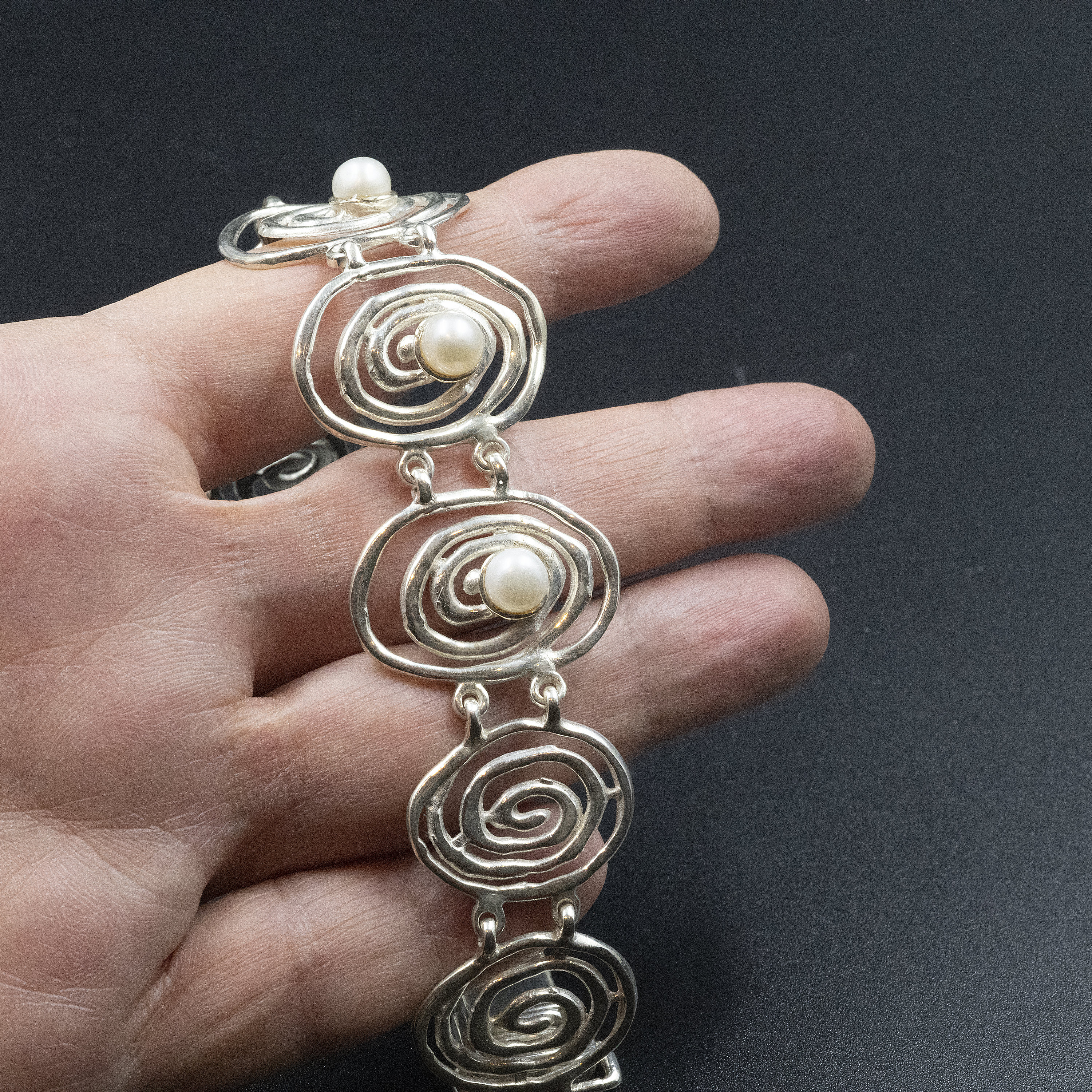White Cultured Pearls on Sterling Silver Spiral Links White Cultured Pearls on Sterling Silver Spiral Links
