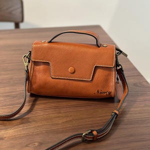 Personalisierte kleine Lederumhängetasche, Leder Crossbody-Frauentasche, alltägliche Handytasche für Frauen, Mini Crossbody-Tasche