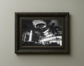 Lámina retro con diseño de OVNI sobre Miami – Arte mural de ciencia ficción de los años 50 (Descarga digital)
