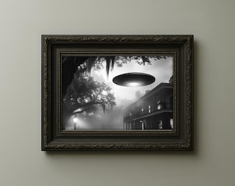 Lámina vintage de ovnis – Arte alienígena gótico sureño de Savannah (Descarga digital)