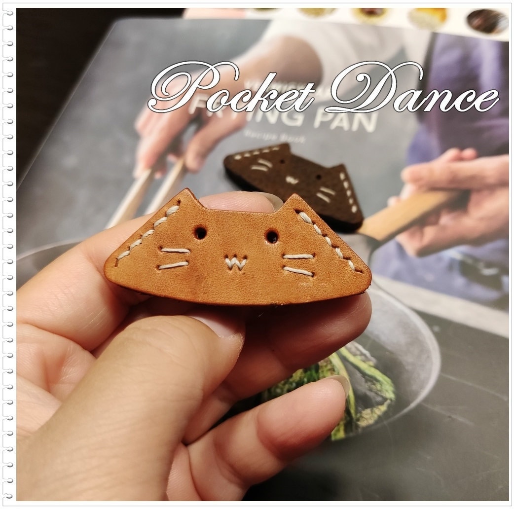 Handmade leather cat kitty corner bookmark for kids children student booklover reader graduation gift