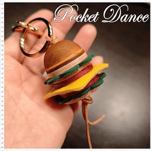 レザーハンバーガーキーホルダー、チーズバーガーバッグチャーム、レザーバーガーキーホルダー、かわいいキーペンダントチャームギフト