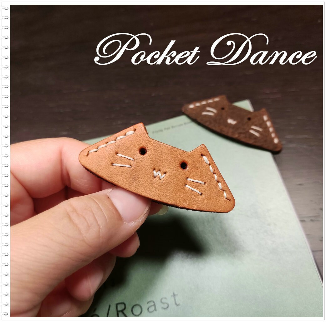 Handmade leather cat kitty corner bookmark for kids children student booklover reader graduation gift