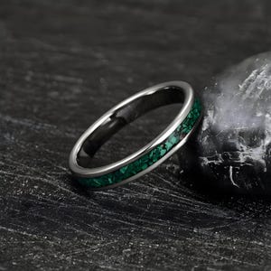 ORACLE | Anel de tungstênio prateado com incrustação de malaquita - Aliança de casamento de tungstênio - Anel de tungstênio exclusivo - Anel de tungstênio verde - Anel durável