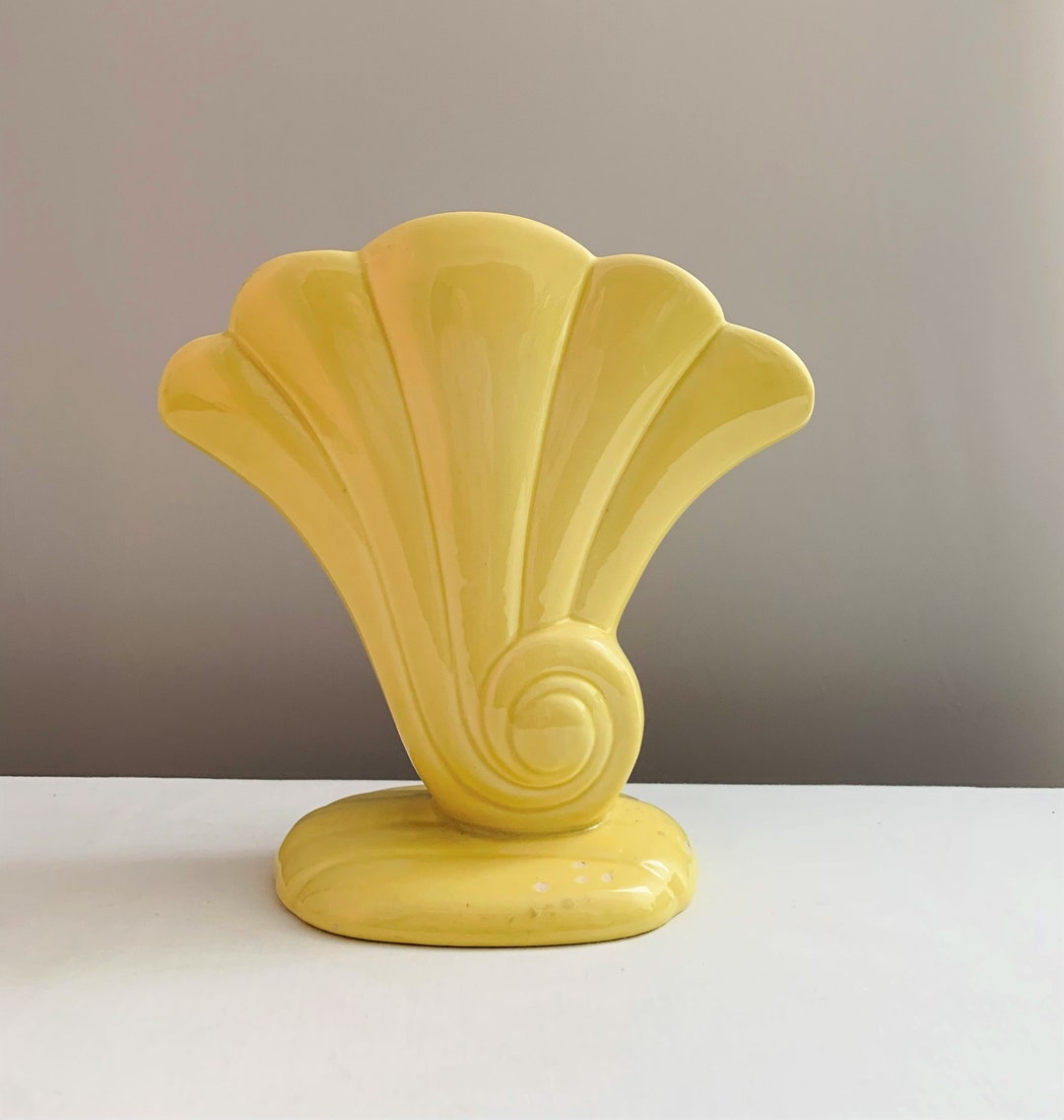Vintage Yellow Shell Vase Vintage Yellow Shell Vase