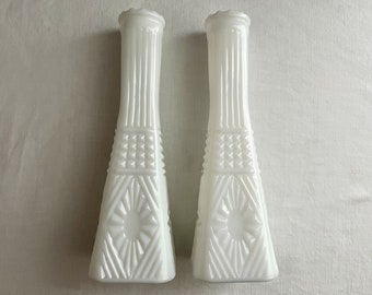 2 Mid-Century Wedding White Milk Glass Bud Vases Art Deco Raised Pattern Milk Glass Vases