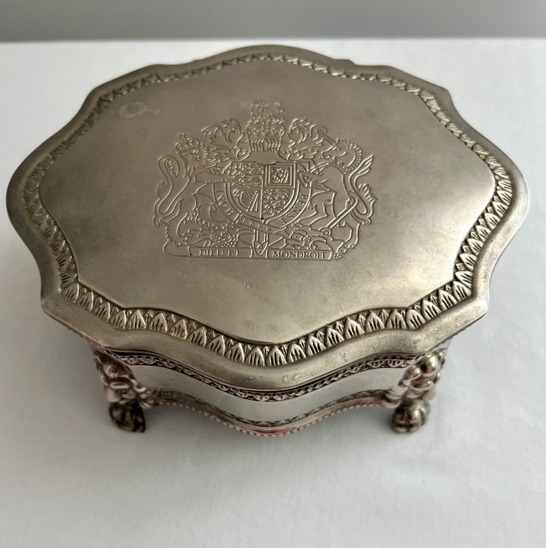 Vintage Lion Jewelry Box Aged Silver Plated Dieu Et Mon Droit God and My Right United Kingdom Coat of Arms Ornate Box 4 Lion Head Feet image 2