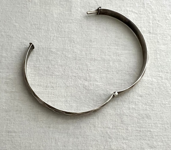 Mid-Century Sterling Silver Diamond Pattern Bangl… - image 5