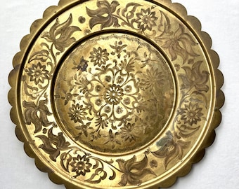 Mid-Century Round Brass Plate or Tray / Engraved Metal with Flower / Center & Border Flower Petal Edge / 10&quot; Decorative Brass