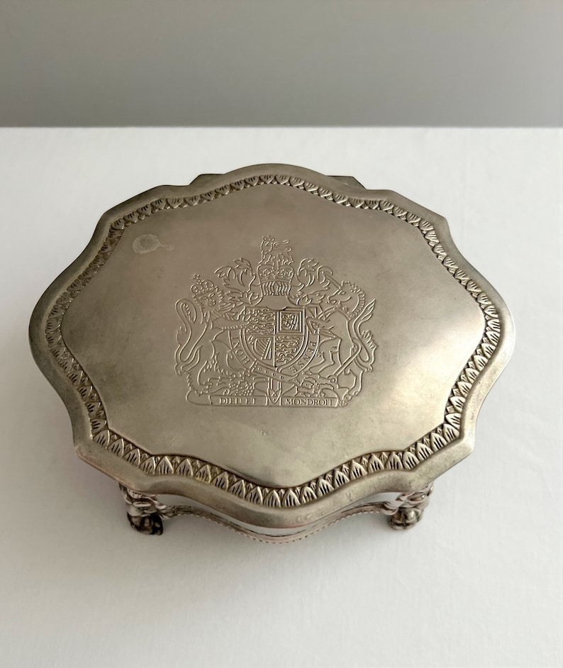Vintage Lion Jewelry Box Aged Silver Plated Dieu Et Mon Droit God and My Right United Kingdom Coat of Arms Ornate Box 4 Lion Head Feet image 3