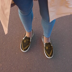Women’s slip-on canvas shoes