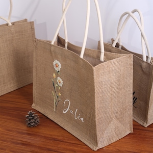 Bridesmaid Gift Bag,Personalized Bridesmaid Bag,Beach Burlap Bag,Monogram Beach Tote Bag, Bachelorette Party Bag,Beach Bag,Jute Bag,Wedding