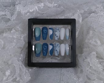 Handgemaakte pers op de nagels