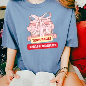 Book Lover Shirt, Flower Books Shirt, Gift for Book Lover, Reading Shirt, Book With Flowers, Floral Books, Gift for Bookworms, Teacher Gift