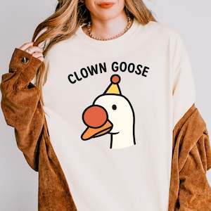 Vintage Goose Comfort Colors Tee: Trendy Retro Graphic Shirt