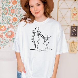Best Mom Ever Shirt – Mother’s Day Gift Tee, Cute Mama Shirt for Women, Mom Life T-Shirt, Heartwarming Mother Quote Shirt, Gift for Mom